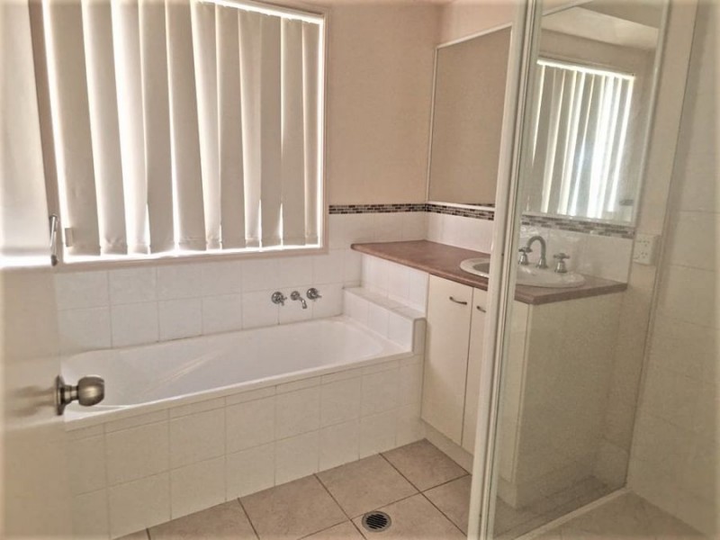 108 Clearview Av, Thabeban QLD 4670