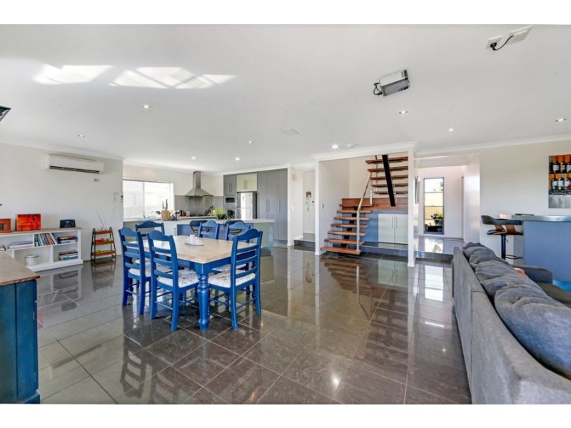 1 rule street, Elliott Heads QLD 4670