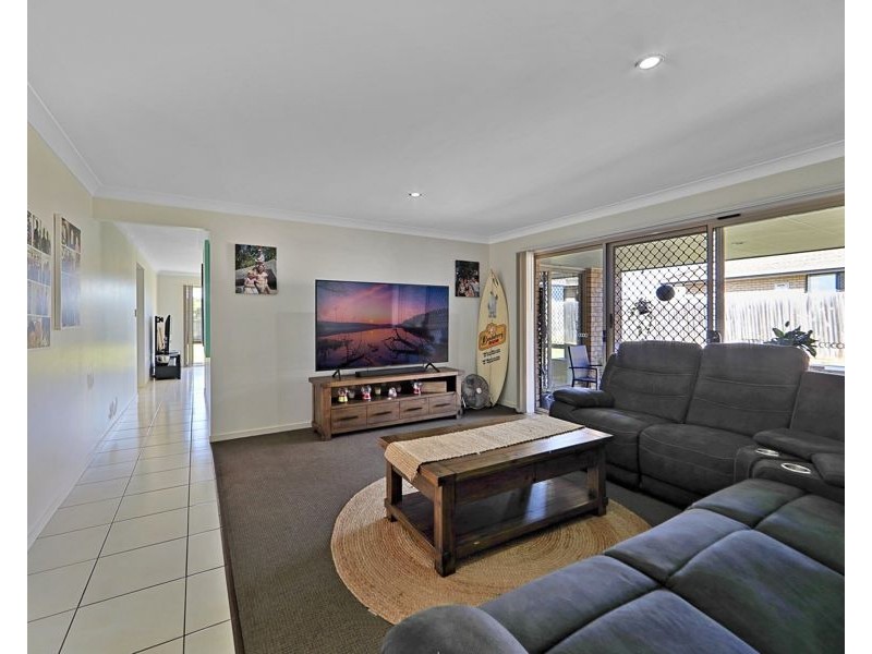 12 zac street, Kalkie QLD 4670