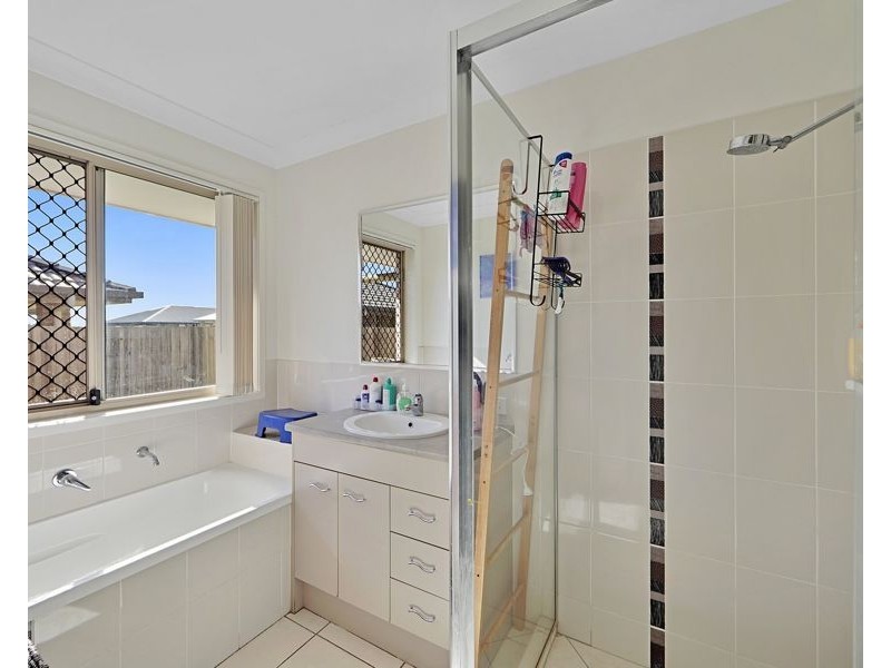 12 zac street, Kalkie QLD 4670