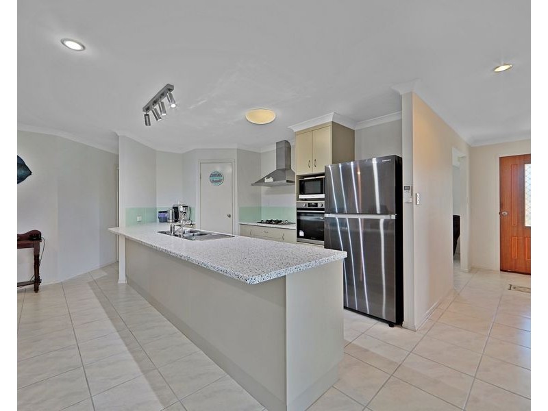 25 Duffy street, Burnett Heads QLD 4670