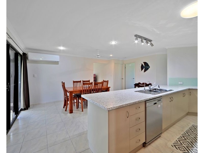 25 Duffy street, Burnett Heads QLD 4670