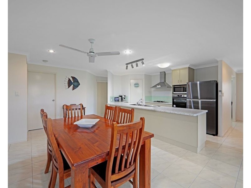 25 Duffy street, Burnett Heads QLD 4670