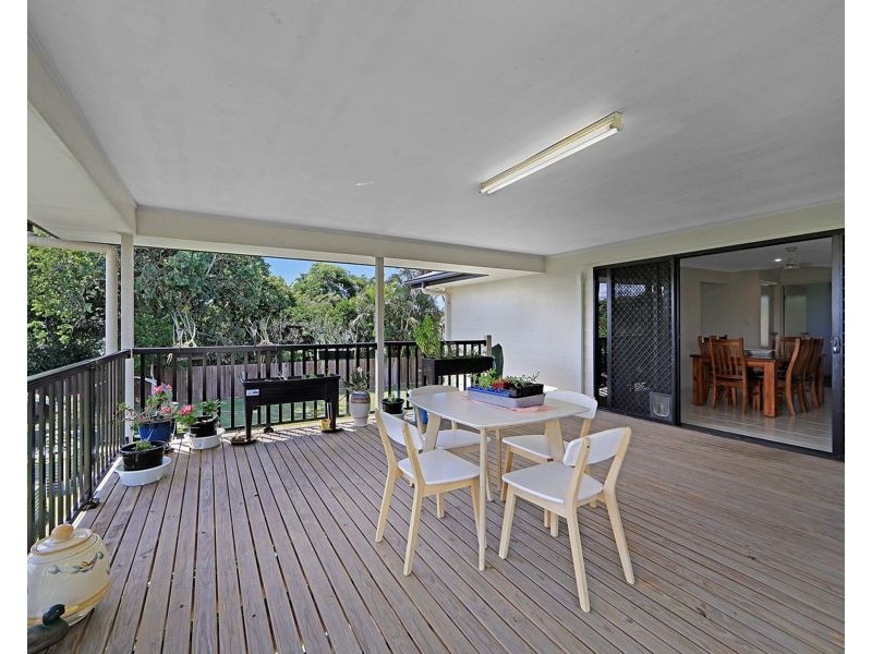 25 Duffy street, Burnett Heads QLD 4670