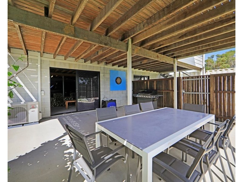 25 Duffy street, Burnett Heads QLD 4670