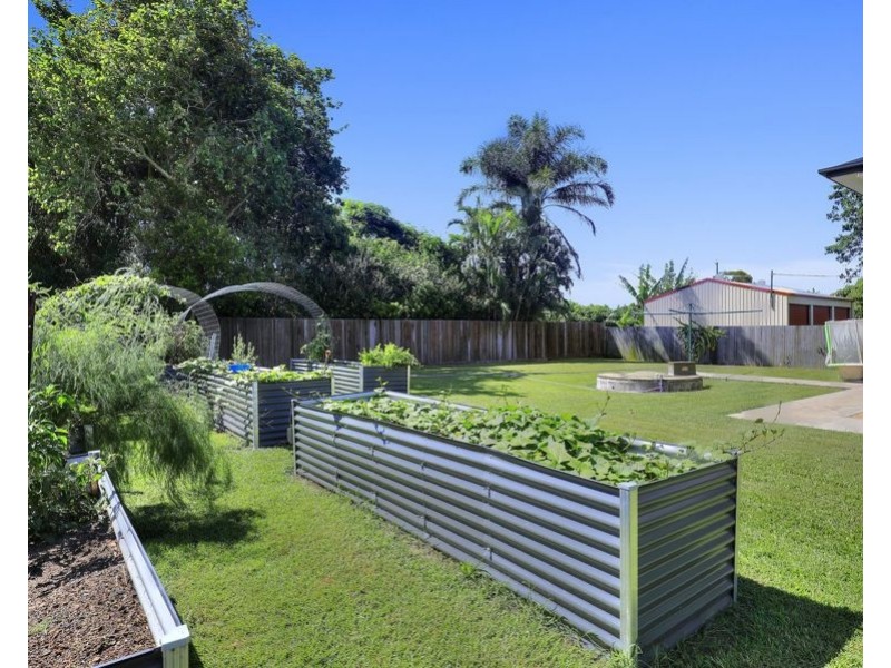 25 Duffy street, Burnett Heads QLD 4670