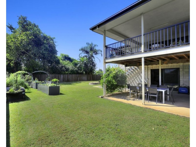 25 Duffy street, Burnett Heads QLD 4670