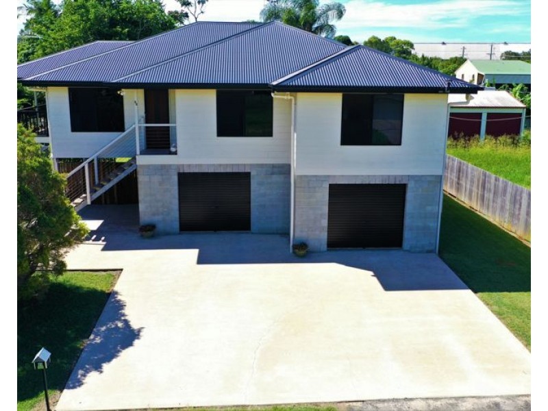 25 Duffy street, Burnett Heads QLD 4670