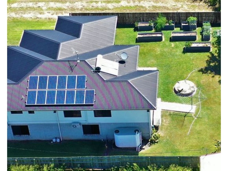 25 Duffy street, Burnett Heads QLD 4670