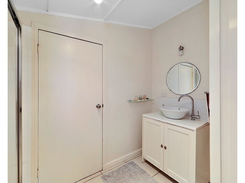 1 Eriksen street, Svensson Heights QLD 4670