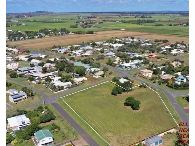 12 Shelley Street, Burnett Heads QLD 4670