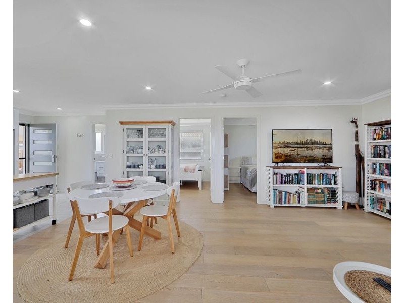 3 Dolphin court, Elliott Heads QLD 4670