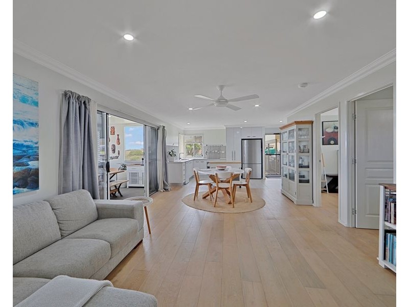 3 Dolphin court, Elliott Heads QLD 4670