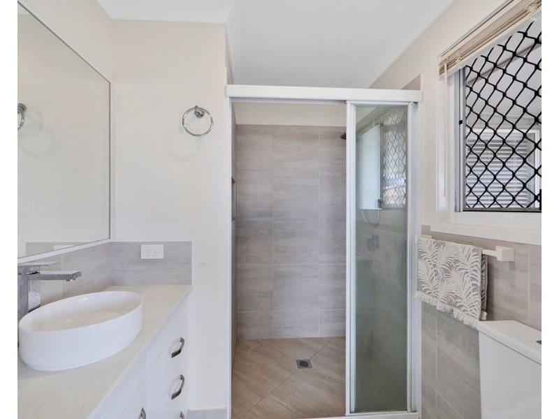 3 Dolphin court, Elliott Heads QLD 4670