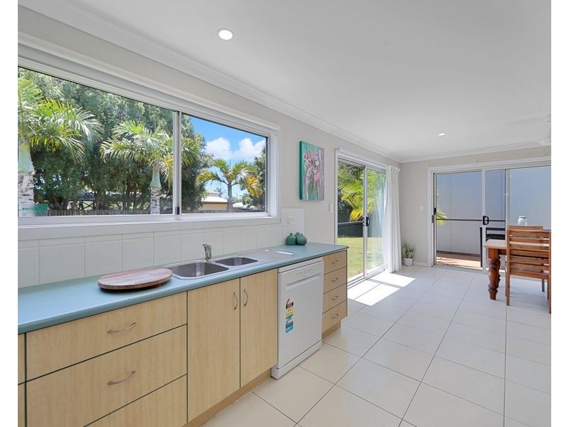 20 Shelley, Burnett Heads QLD 4670