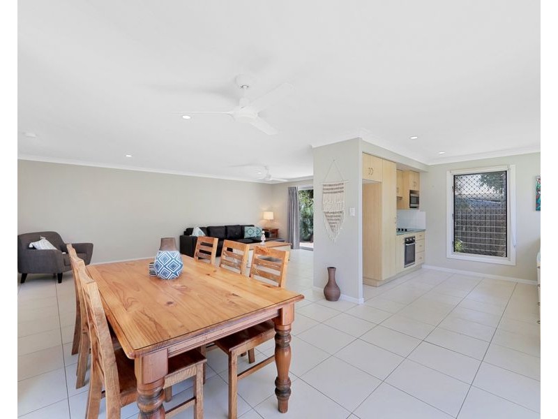 20 Shelley, Burnett Heads QLD 4670