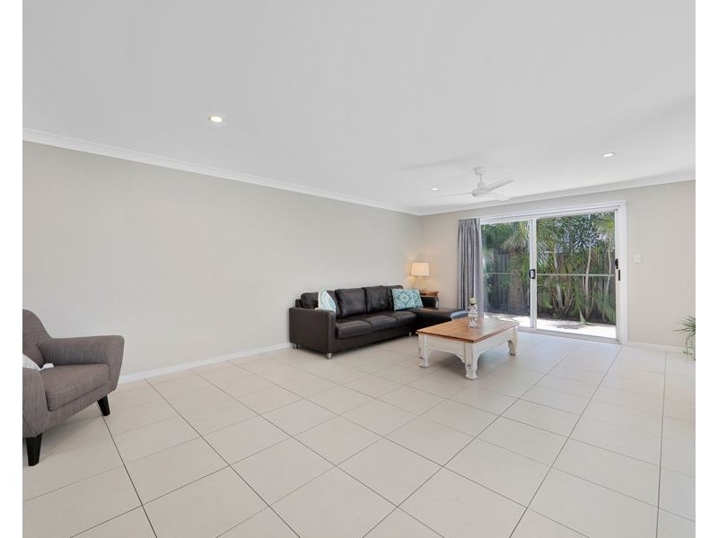 20 Shelley, Burnett Heads QLD 4670