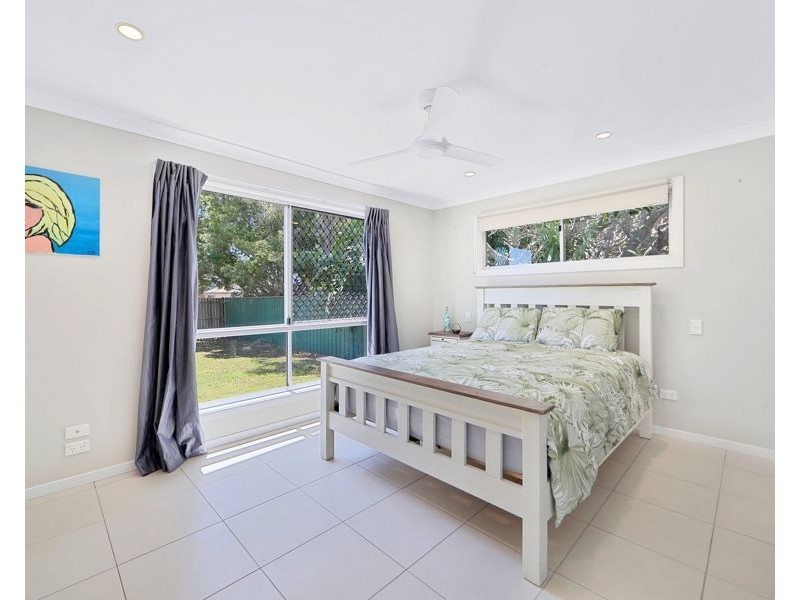 20 Shelley, Burnett Heads QLD 4670