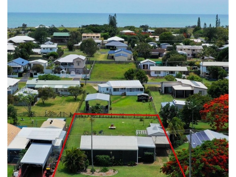59 kinch street, Burnett Heads QLD 4670