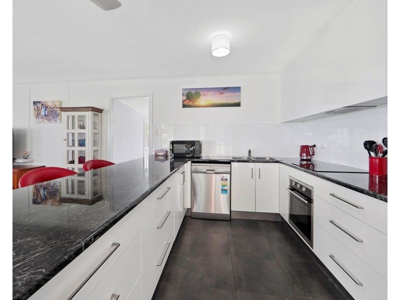 43 Mcintosh Avenue, Elliott Heads QLD 4670