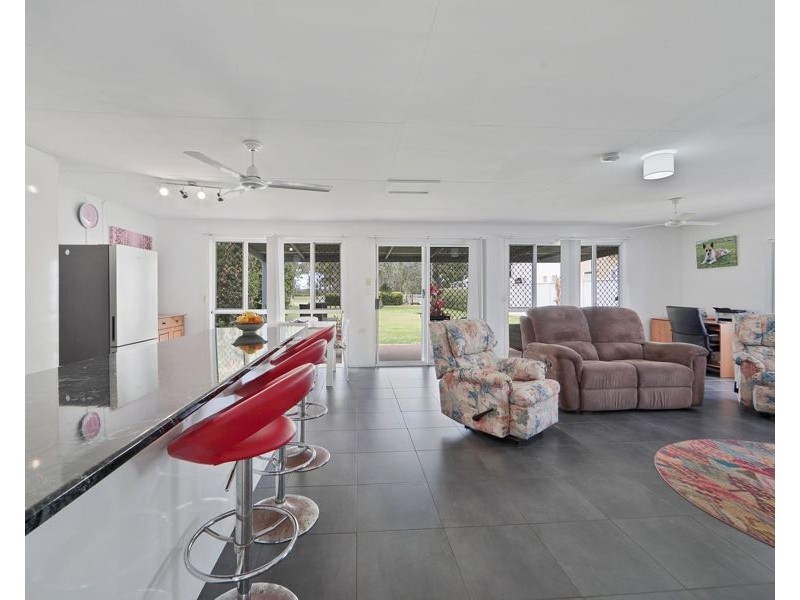 43 Mcintosh Avenue, Elliott Heads QLD 4670