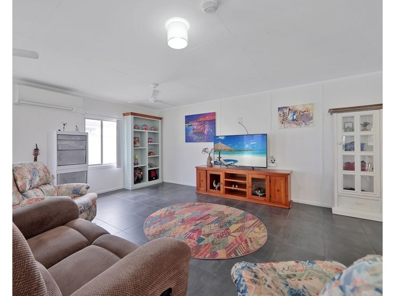 43 Mcintosh Avenue, Elliott Heads QLD 4670