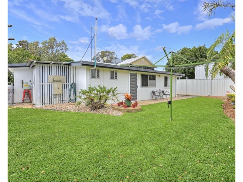 43 Mcintosh Avenue, Elliott Heads QLD 4670