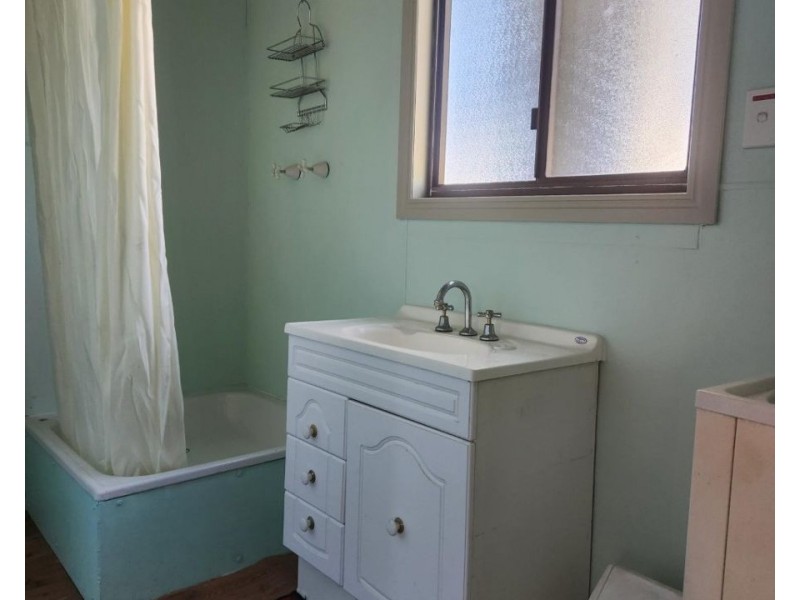 12 Mitchell street, Elliott Heads QLD 4670