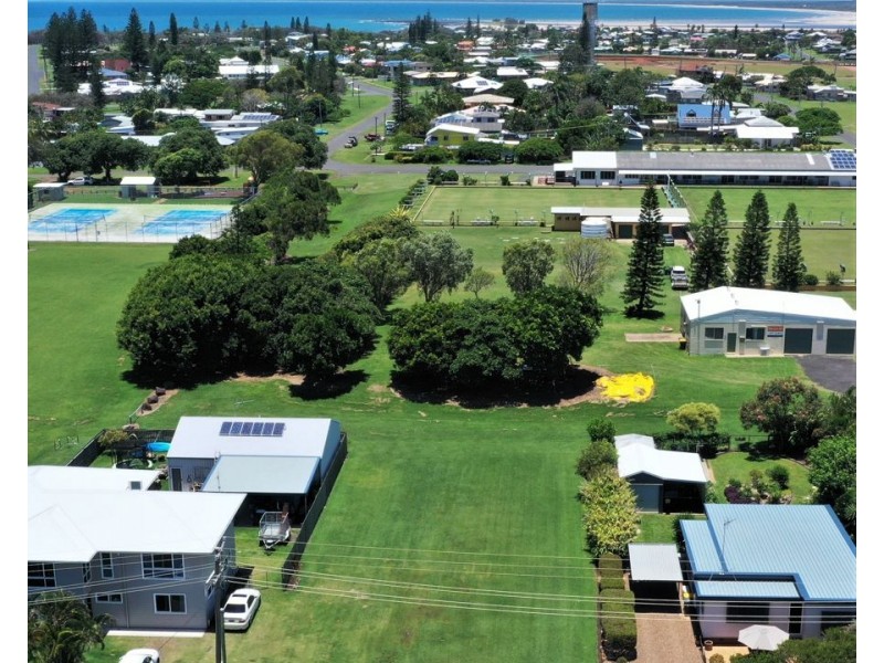 13 Brieschke Street, Elliott Heads QLD 4670