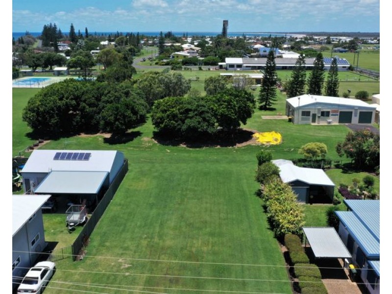 13 Brieschke Street, Elliott Heads QLD 4670