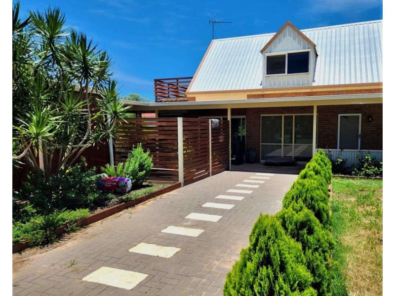 62 Mitchell Street, Elliott Heads QLD 4670