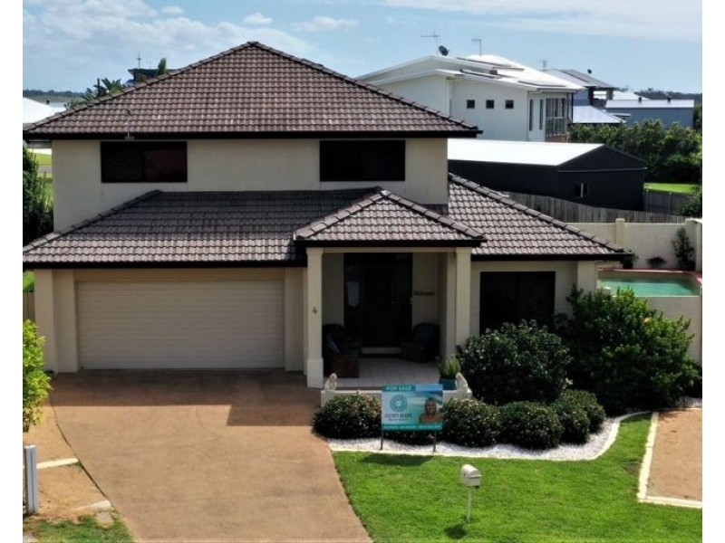 4 BLUE FIN COURT, Elliott Heads QLD 4670