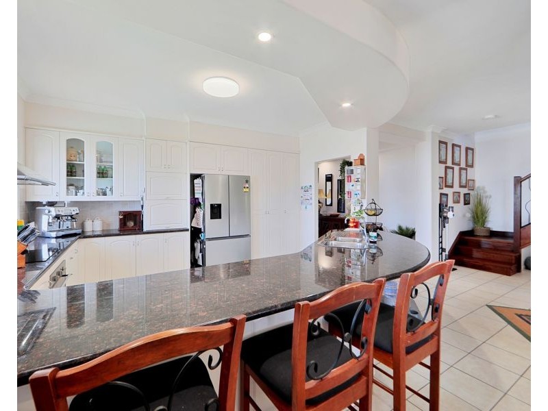 4 BLUE FIN COURT, Elliott Heads QLD 4670