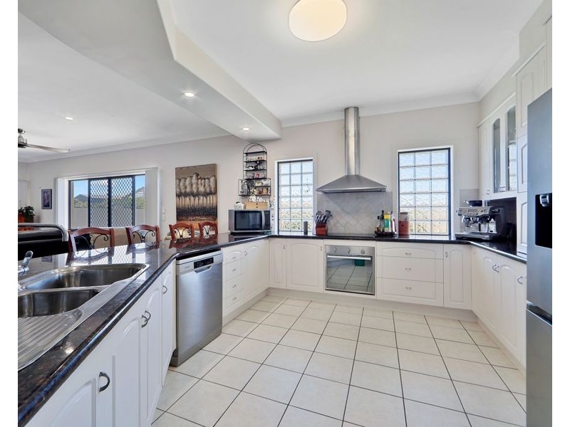 4 BLUE FIN COURT, Elliott Heads QLD 4670