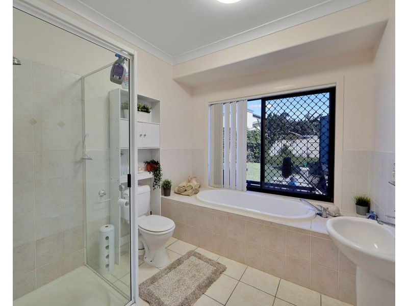 4 BLUE FIN COURT, Elliott Heads QLD 4670