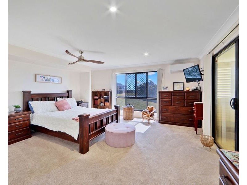 4 BLUE FIN COURT, Elliott Heads QLD 4670