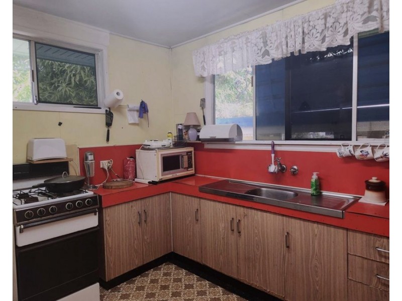 50 Welch Street, Elliott Heads QLD 4670