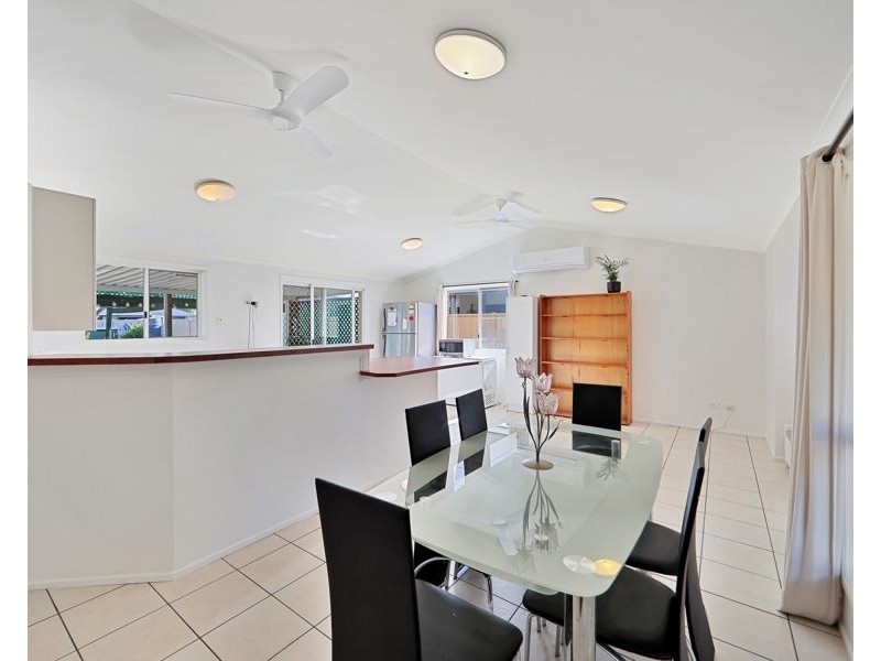 33 Shell Street, Burnett Heads QLD 4670