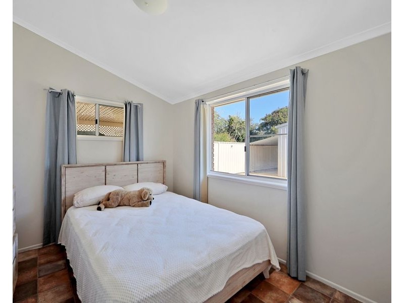 33 Shell Street, Burnett Heads QLD 4670