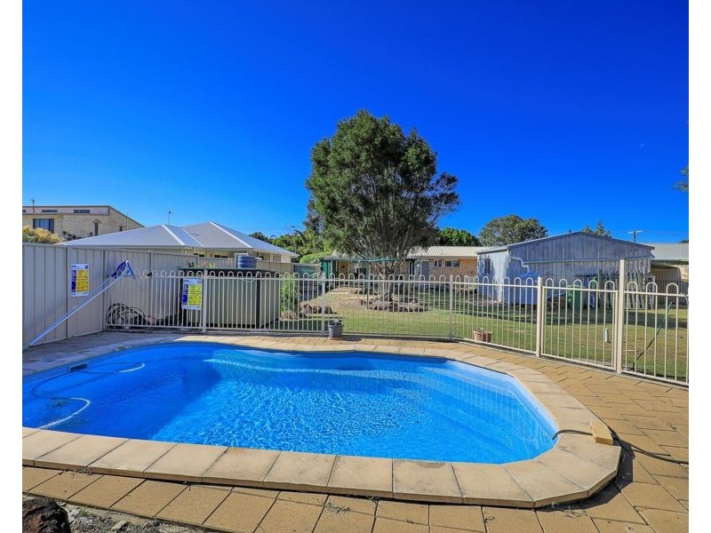 33 Shell Street, Burnett Heads QLD 4670