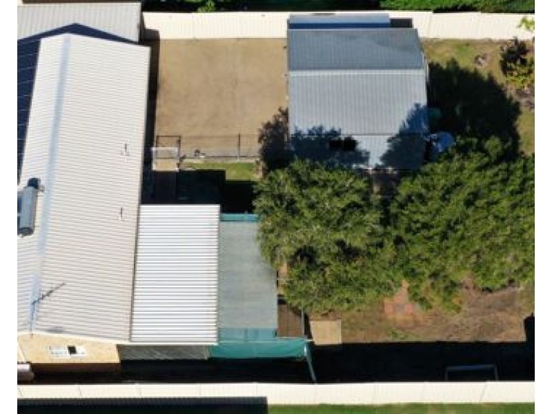 33 Shell Street, Burnett Heads QLD 4670