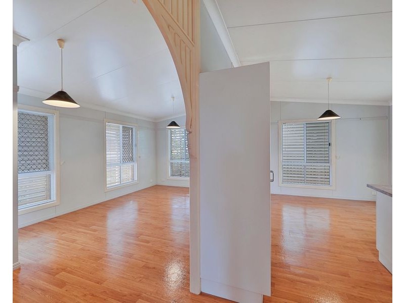 34 Shelley st, Burnett Heads QLD 4670