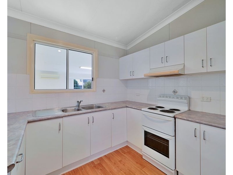 34 Shelley st, Burnett Heads QLD 4670