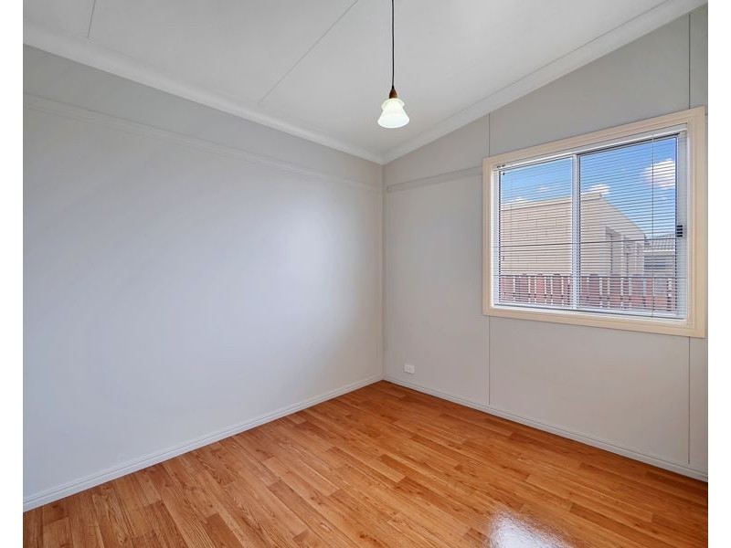 34 Shelley st, Burnett Heads QLD 4670