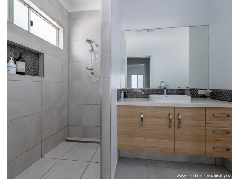 26 Emperor Drive, Elliott Heads QLD 4670
