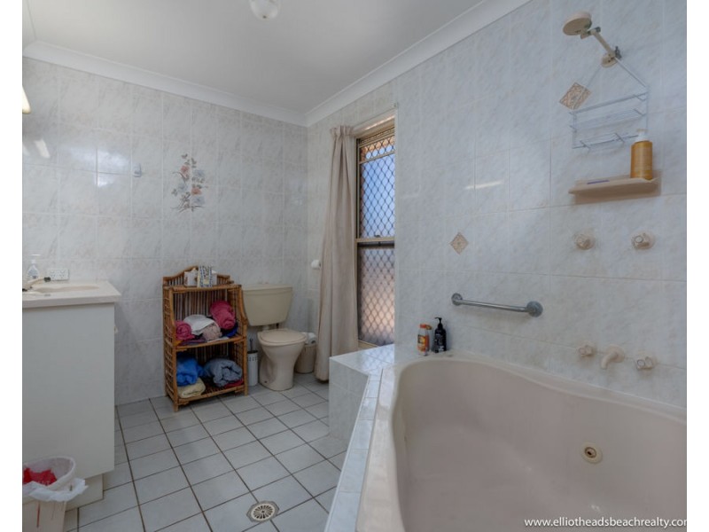 7 Gozo Court, Elliott Heads QLD 4670