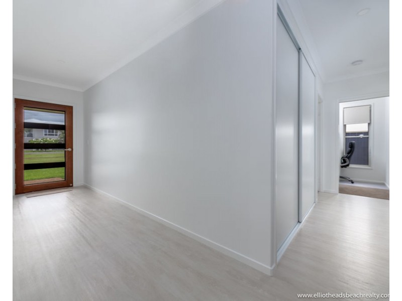 12 Brieschke Street, Elliott Heads QLD 4670