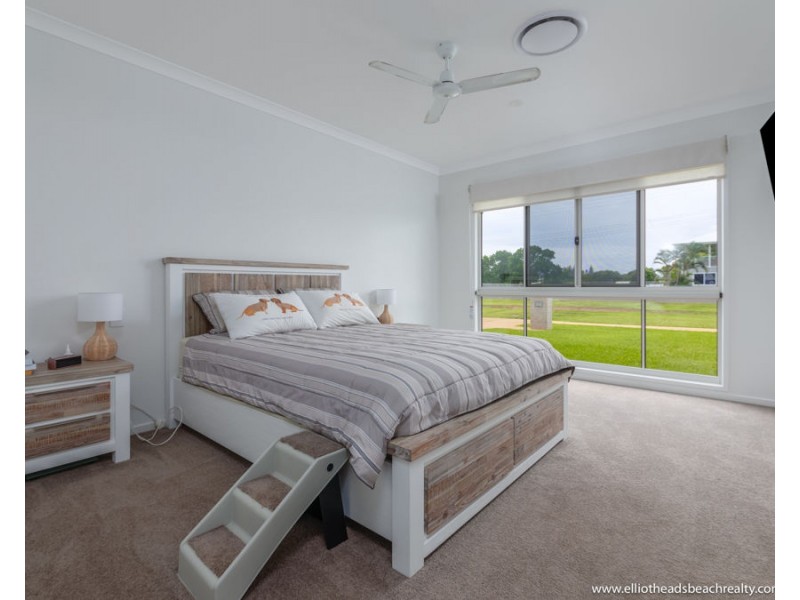 12 Brieschke Street, Elliott Heads QLD 4670