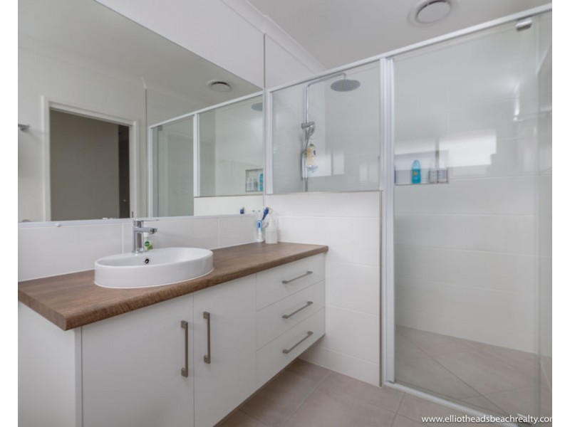 12 Brieschke Street, Elliott Heads QLD 4670