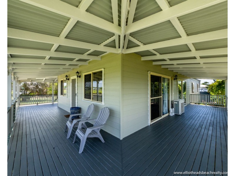 80 Sea Park Road, Burnett Heads QLD 4670